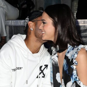 Bruna Marquezine já afastou rumores de fim de namoro com Neymar no Instagram