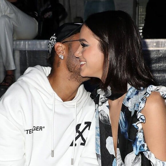 Bruna Marquezine já afastou rumores de fim de namoro com Neymar no Instagram