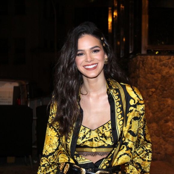 Bruna Marquezine é chamada de 'antipática' na web e responde crítica