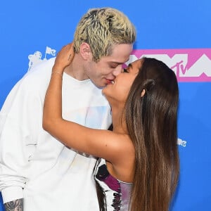 Ariana Grande e Pete Davidson terminaram namoro com último domingo