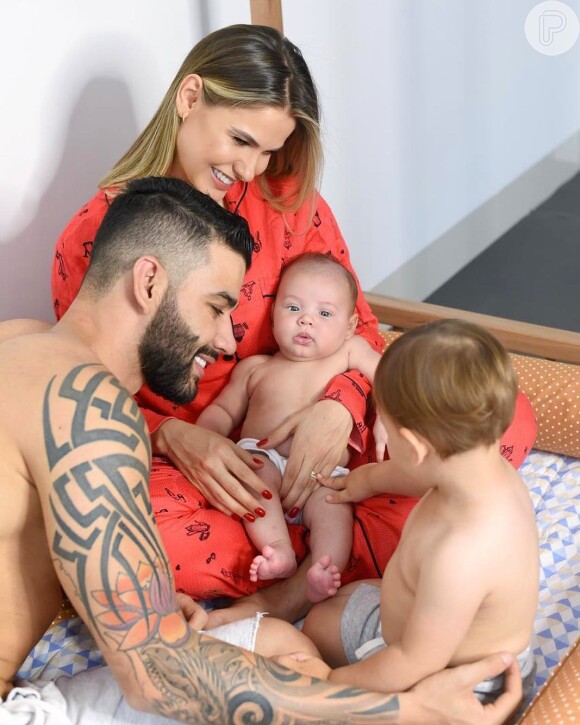 Gusttavo Lima e Andressa Suita também são pais de Samuel, de 2 meses