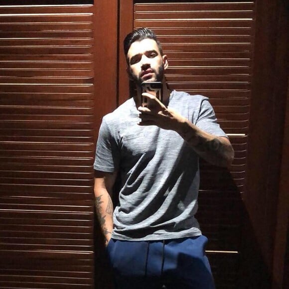 Gusttavo Lima postou uma foto antes de um show e ganhou o elogio da colega de profissão