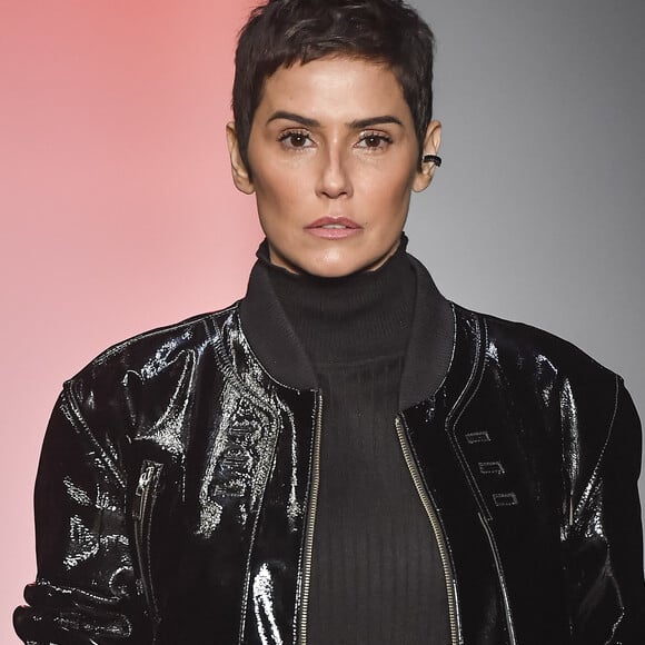 Deborah Secco foi destaque no desfile da Torinno na São Paulo Fashion Week