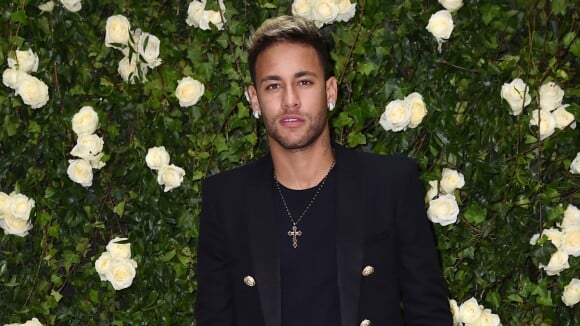 Fãs vibram por Neymar manter tattoo de Mulher-Gato após término:'Brumar resiste'