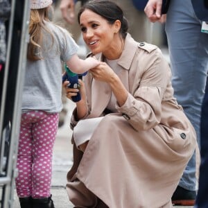 Meghan Markle recebe presente para seu bebê durante visita à Nova Zelândia