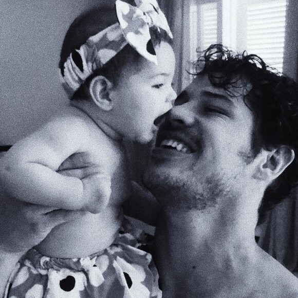 José Loreto contou como concilia paternidade com as gravações da novela 'O Sétimo Guardião'