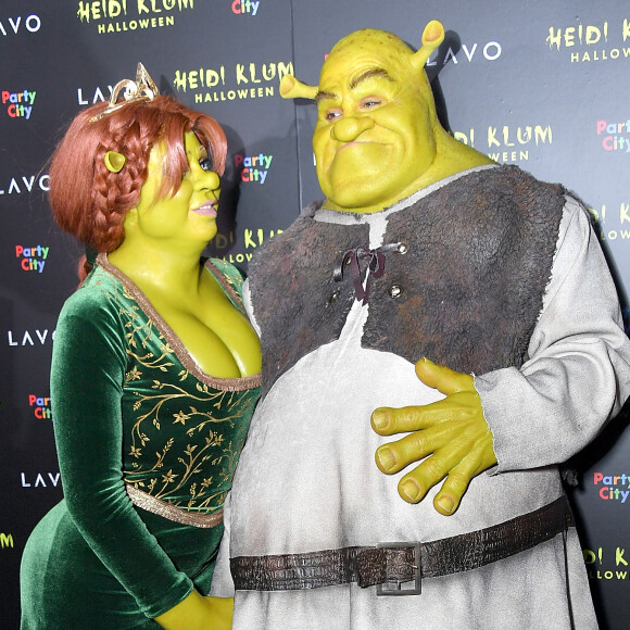 Namorado de Heidi Klum, o músico Tom Kaulitz, entrou no clima da brincadeira e foi de Shrek