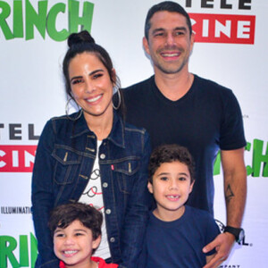 Wanessa Camargo posou com o marido, Marcos Buaiz, e os filhos, José Marcus e João Francisco, antes da pré-estreia do filme 'O Grinch'