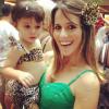 Fernanda Pontes vestiu Malu de pedrita e foi curtir a festa de rua com a filhota