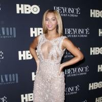 Beyoncé, com decote e transparência, brilha na pré-estreia de seu documentário