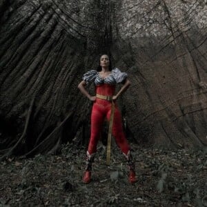 Anitta contou na série que nunca falaram tão mal de seu figurino como criticaram os looks do clipe "Is That For Me", gravado na Floresta Amazônica