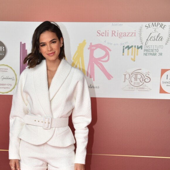Bruna Marquezine está mais fashion ao trabalhar em parceria com a stylist Rita Lazzarotti