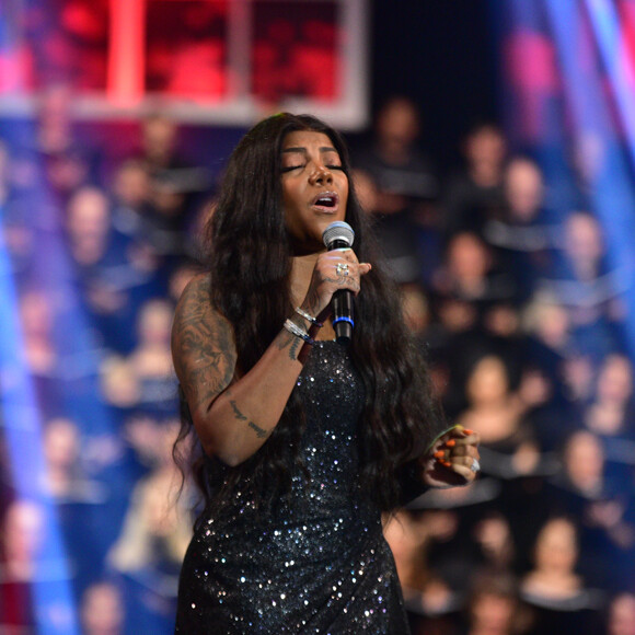 'Até quando vocês vão ficar nessa palhaçada de querer botar uma mulher contra a outra?', disparou Ludmilla aos internautas