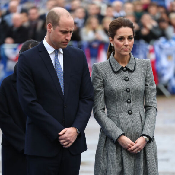 Kate Middleton escolheu um vestdo Catherine Walker para o compromisso em Leicester