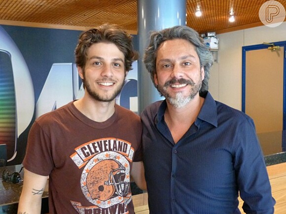 Chay Suede encontra Alexandre Nero nos bastidores da novela 'Império', nesta terça-feira, 9 de setembro de 2014