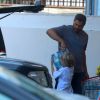 Vanessa Loes e Thiago Lacerda foram ao supermercado e o pequeno Gael ajudou a guardar as compras