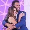 Rebeca Abravanel e Henri Castelli trocaram abraços no palco do Teleton 2018