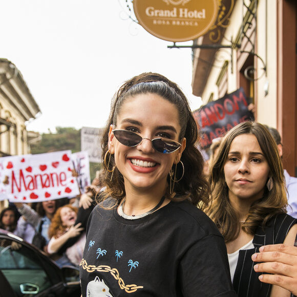 Mariane (Kéfera Buchmann) pode ser escolhida para substituir Cris (Vitória Strada) em filme de Alain (João Vicente de Castro) nos próximos capítulos da novela 'Espelho da Vida'