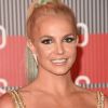 Britney Spears decidiu se casar com o amigo de infância Jason Alexander após uma noitada em Las Vegas, nos Estados Unidos, em 2004. A união durou apenas 55 horas