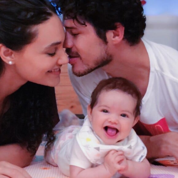 Débora Nascimento e José Loreto sempre compartilham fotos da família no Instagram