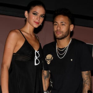 Ex de Neymar, Bruna Marquezine apostou em decoração sofisticada para o Natal