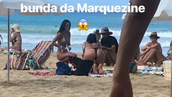 Bruna Marquezine é clicada por uma fã na praia, em Fernando de Noronha