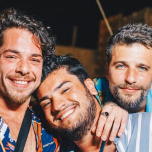 Gian Luca Ewbank, Bruno Gagliasso e amigo curtem festa 'Benção', promovida pela agência Carvalheira, em Fernando de Noronha, neste sábado, 29 de dezembro de 2018