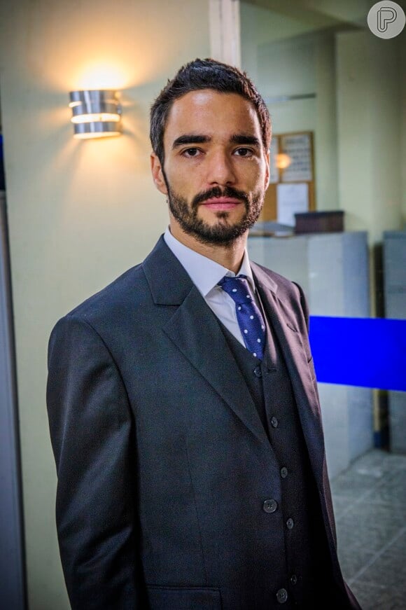 João Lucas (Daniel Rocha) brigará com o irmão, José Pedro (Caio Blat) por disputar um lugar na presidência da empresa 'Império'
