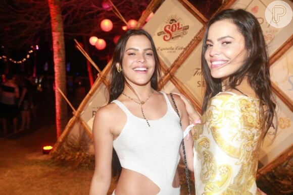 Irmãs Emilly e Mayla Araújo, do 'BBB17', estiveram na festa 'Amor de Pipa'