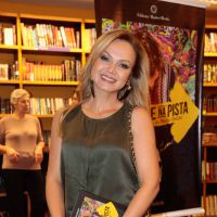 Eliana prestigia lançamento de biografia de Paulo Coelho em São Paulo