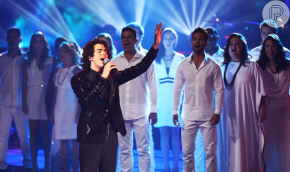 Sam Alves se apresenta na final da segunda temporada do 'The Voice Brasil'
