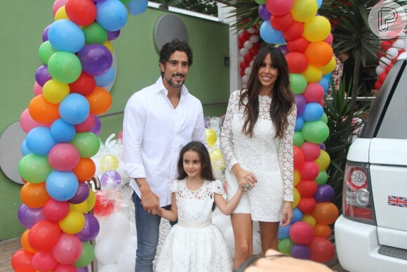 Marcos Mion e Suzanna Gullo posaram orgulhosos ao lado da filha Donatella