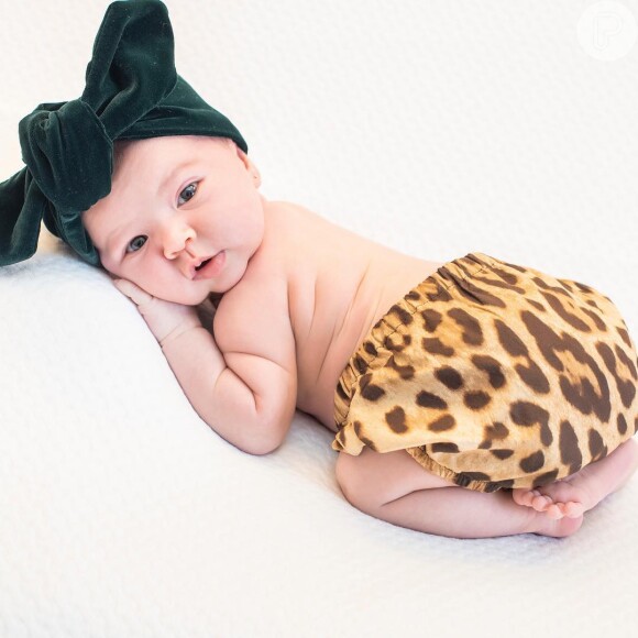 Sabrina Sato fez ensaio newborn no primeiro mês de vida da filha, Zoe