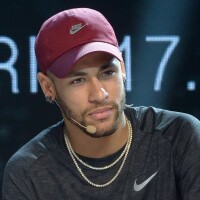 Neymar denuncia novo número fake na web: 'Incrível até onde as pessoas vão'