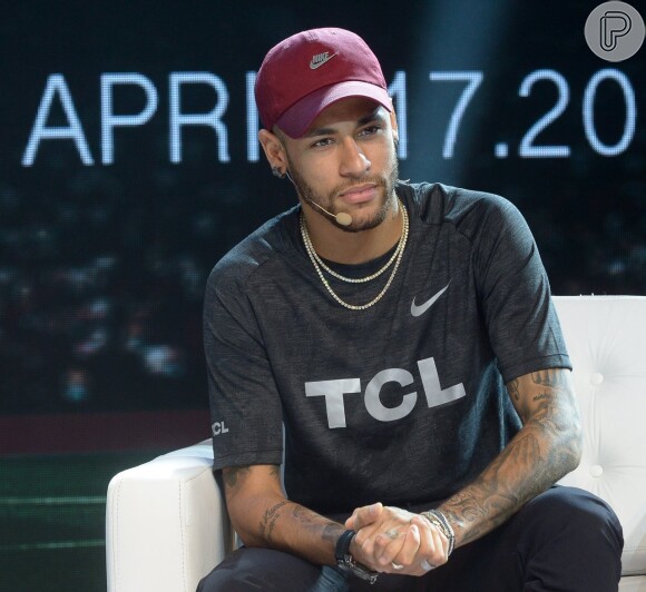 Neymar denuncia novo número fake na web nesta quinta-feira, dia 10 de janeiro de 2019