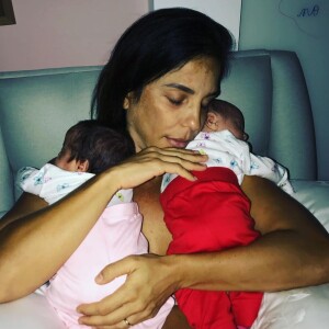 Marina e Helena, gêmeas de Ivete Sangalo, vão completar o primeiro ano de vida em fevereiro