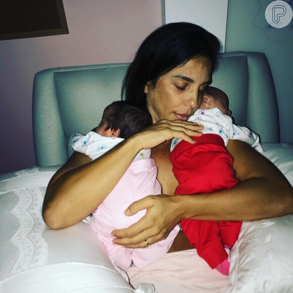 Marina e Helena, gêmeas de Ivete Sangalo, vão completar o primeiro ano de vida em fevereiro