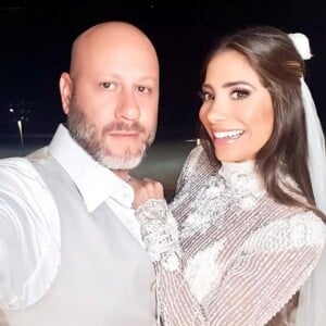 Samuel Cirnansck, estilista que assinou o look de noiva de Romana Novais, contou ao Purepeople detalhes da peça