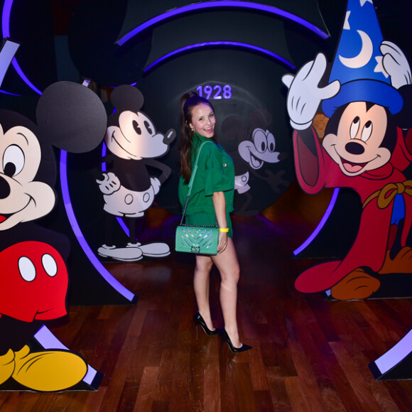 Larissa Manoela e mais famosas prestigiam exposição Mickey 90 anos no Shopping JK Iguatemi, em São Paulo, na noite desta quinta-feira, 17 de janeiro de 2018