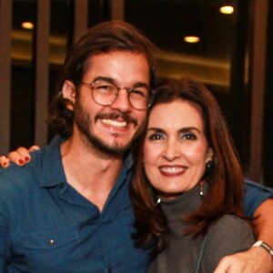 Seguidores de Fátima Bernardes e Túlio Gadêlha criticaram postagem de Maria Gadú e a cantora se justificou: 'Piada de internet, teste para ver o quanto as pessoas estão louconas'