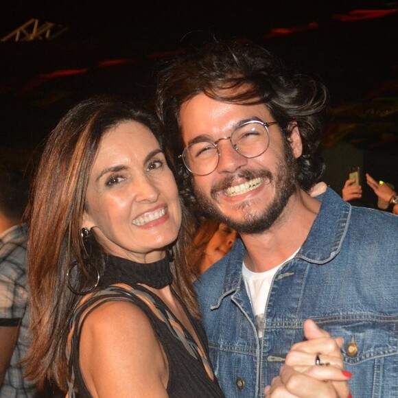 Fátima Bernardes exaltou o namorado, Túlio Gadêlha: 'Namorado bom é aquele que ri com você porque concorda que a gente só leva da vida os momentos felizes que vivemos'