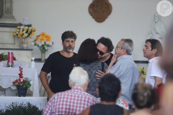 Danton Mello se emocionou no velório do ator Caio Junqueira, nesta quinta-feira, 24 de janeiro de 2019