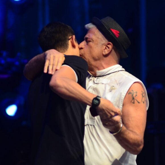 Noivo de Lulu Santos recorda pedido de casamento em show: 'Inesquecível'