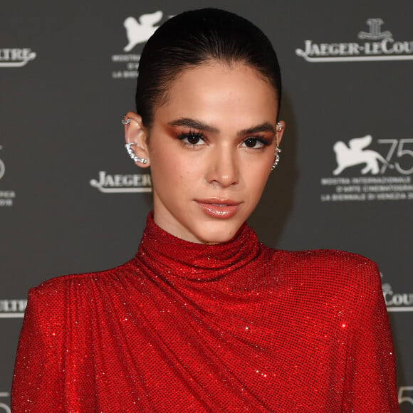 Bruna Marquezine está solteira desde o fim do namoro com jogador Neymar