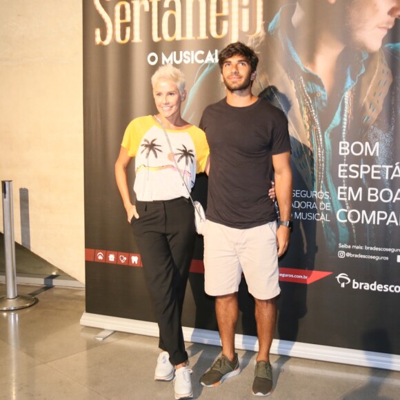 Deborah Secco é casada com Hugo Moura