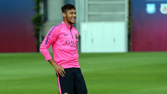 Neymar volta a treinar com o Barcelona e pode jogar contra o Málaga