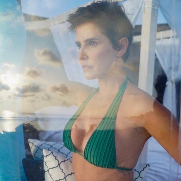 'Estou tentando apagar todas as minhas sete tatuagens para fazer umas novas nos mesmos lugares, abrir espaço para reformular', explicou Deborah Secco