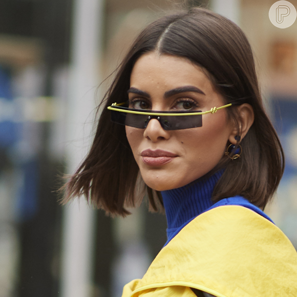 Tendência de verão: Camila Coelho usa óculos moderninho