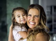 Deborah Secco aposta que a filha, Maria Flor, será youtuber: 'Lembra eu mesma'