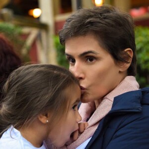 Filha de Deborah Secco, Maria Flor nasceu no dia 4 de dezembro de 2015, no Rio de Janeiro